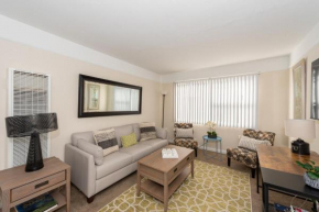 Stylish Modern 1BR- Pool and Gym Near SeaWorld!